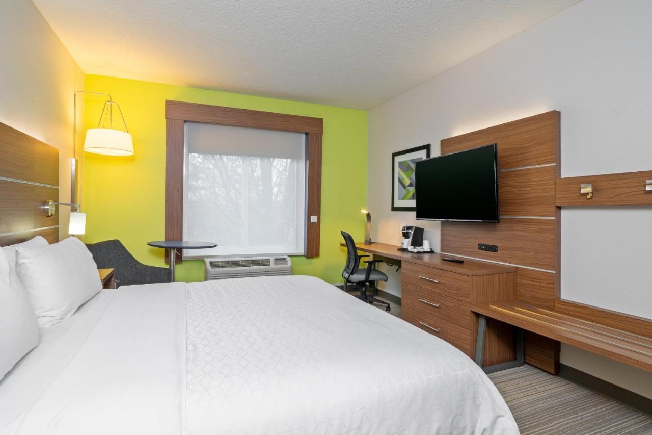 Holiday Inn Express Hotel & Suites Woodbridge, An Ihg Hotel Экстерьер фото