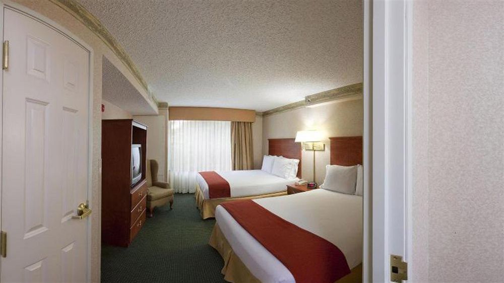 Holiday Inn Express Hotel & Suites Woodbridge, An Ihg Hotel Экстерьер фото